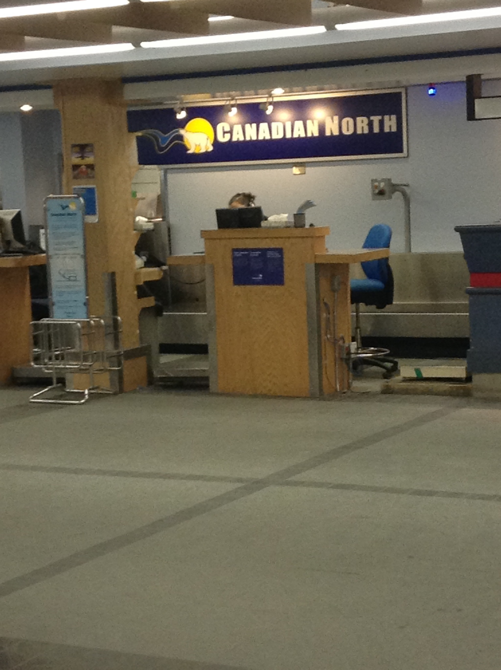 photo Canadian North Check in - Iqaluit